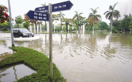 Các khu đô thị mới tại Hà Nội trước trận mưa: Càng xây, càng lụt!